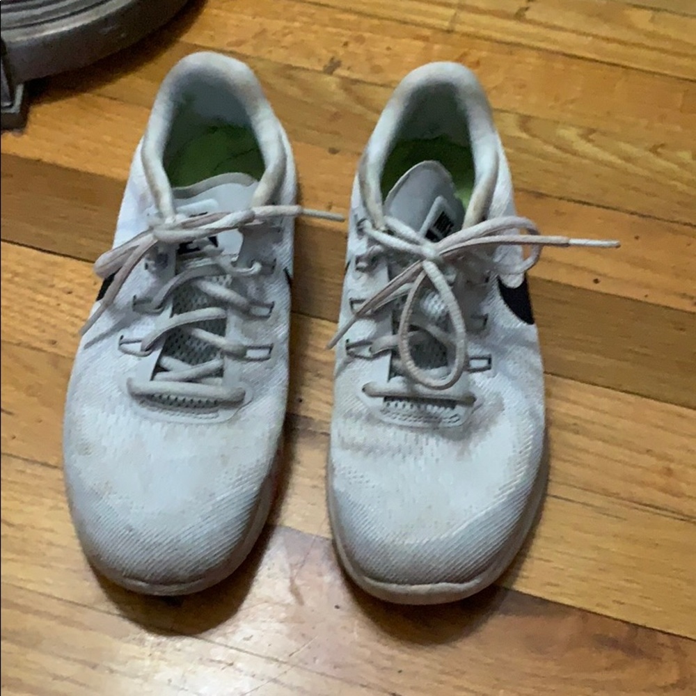 nike gray sneakers